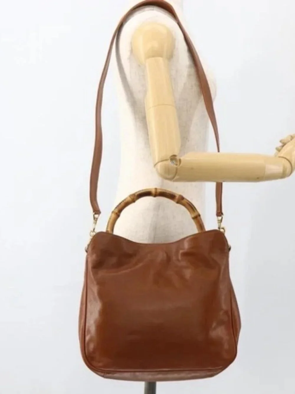 Gucci brand	gucci color	brown